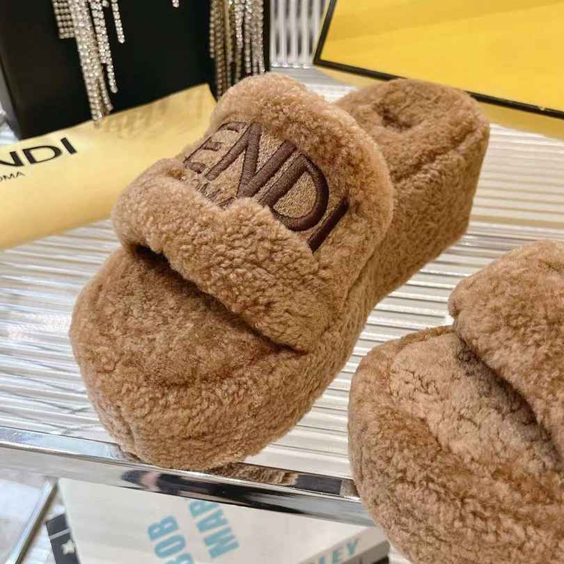 FEN Slippers Sandals Platform   Woman 2 Color's Fur
