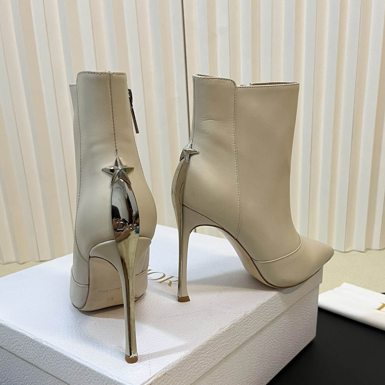 CHD Woman Boots 2 Color's Heels