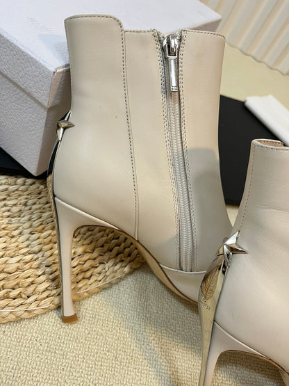 CHD Woman Boots 2 Color's Heels