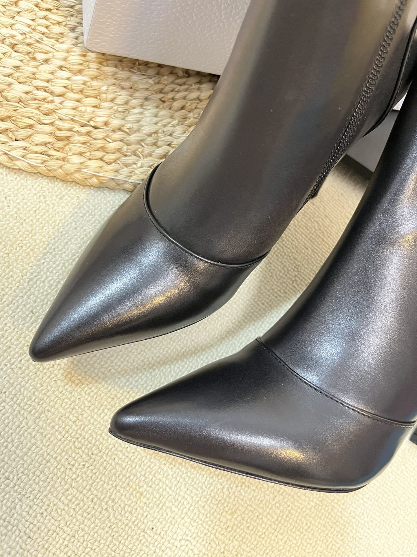 CHD Woman Boots 2 Color's Heels