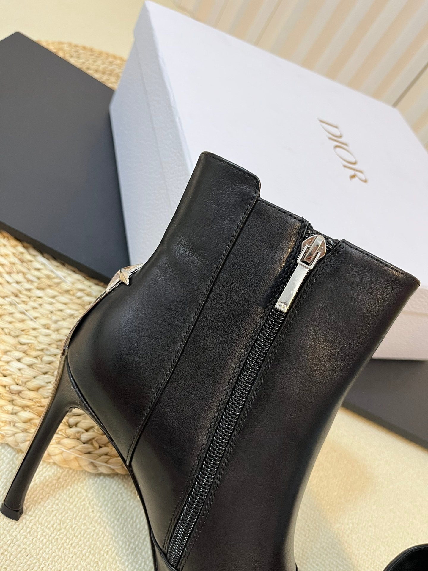 CHD Woman Boots 2 Color's Heels