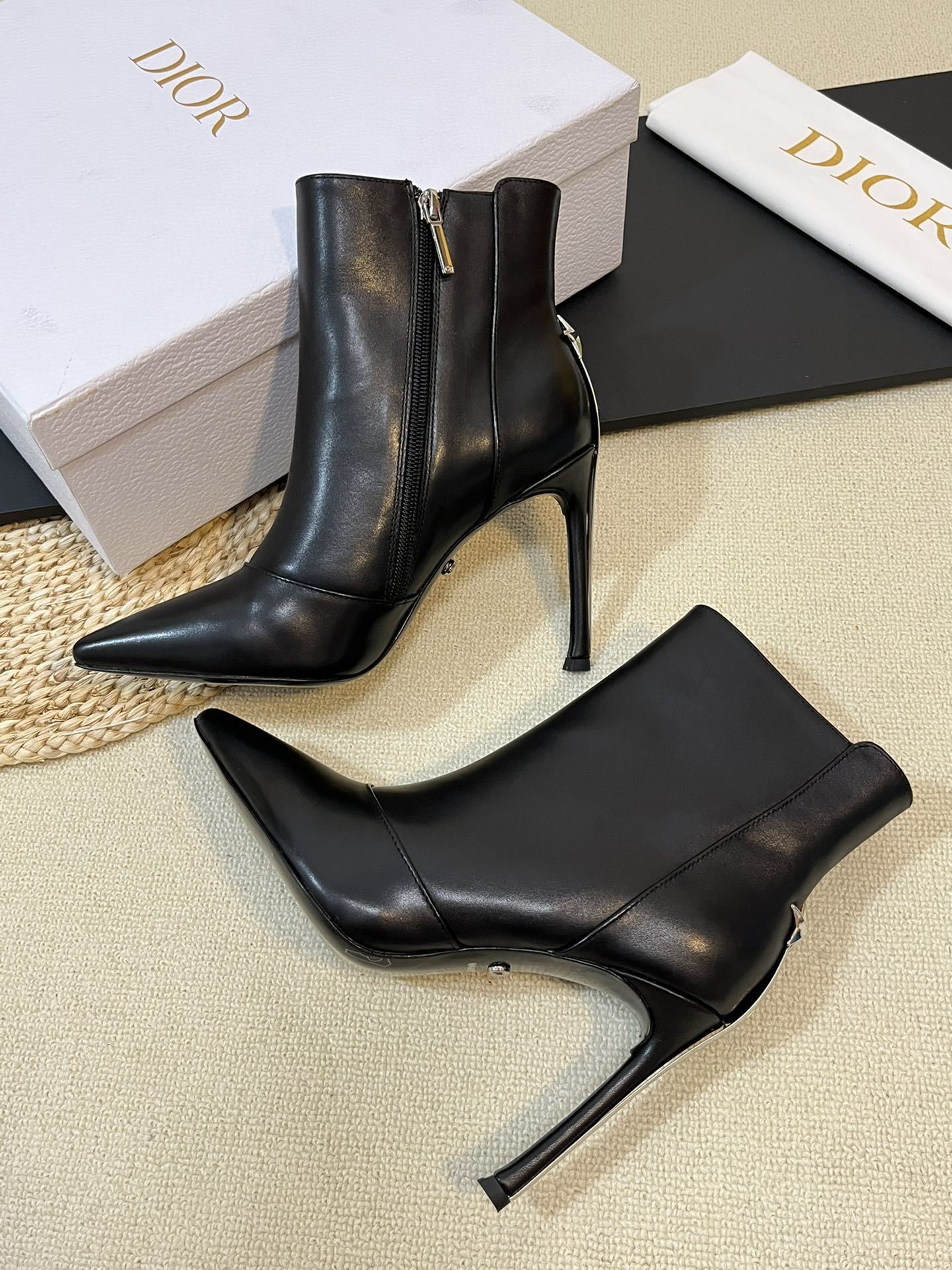 CHD Woman Boots 2 Color's Heels