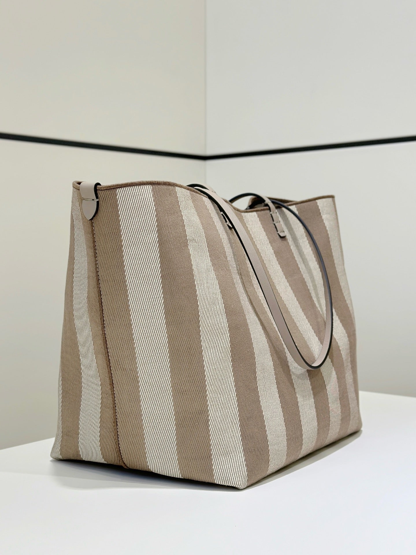FEN  Bag  33 cm Never full