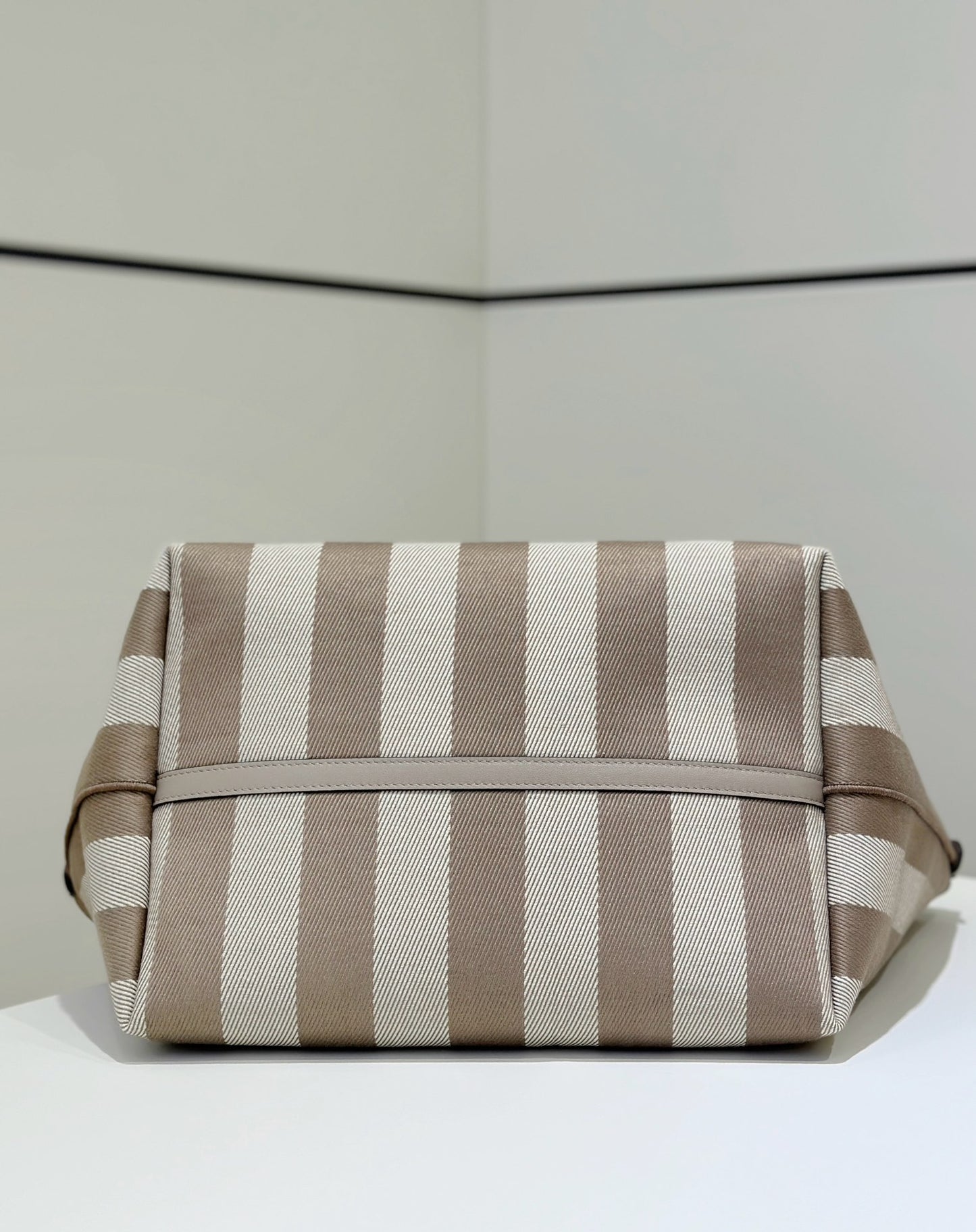 FEN  Bag  33 cm Never full