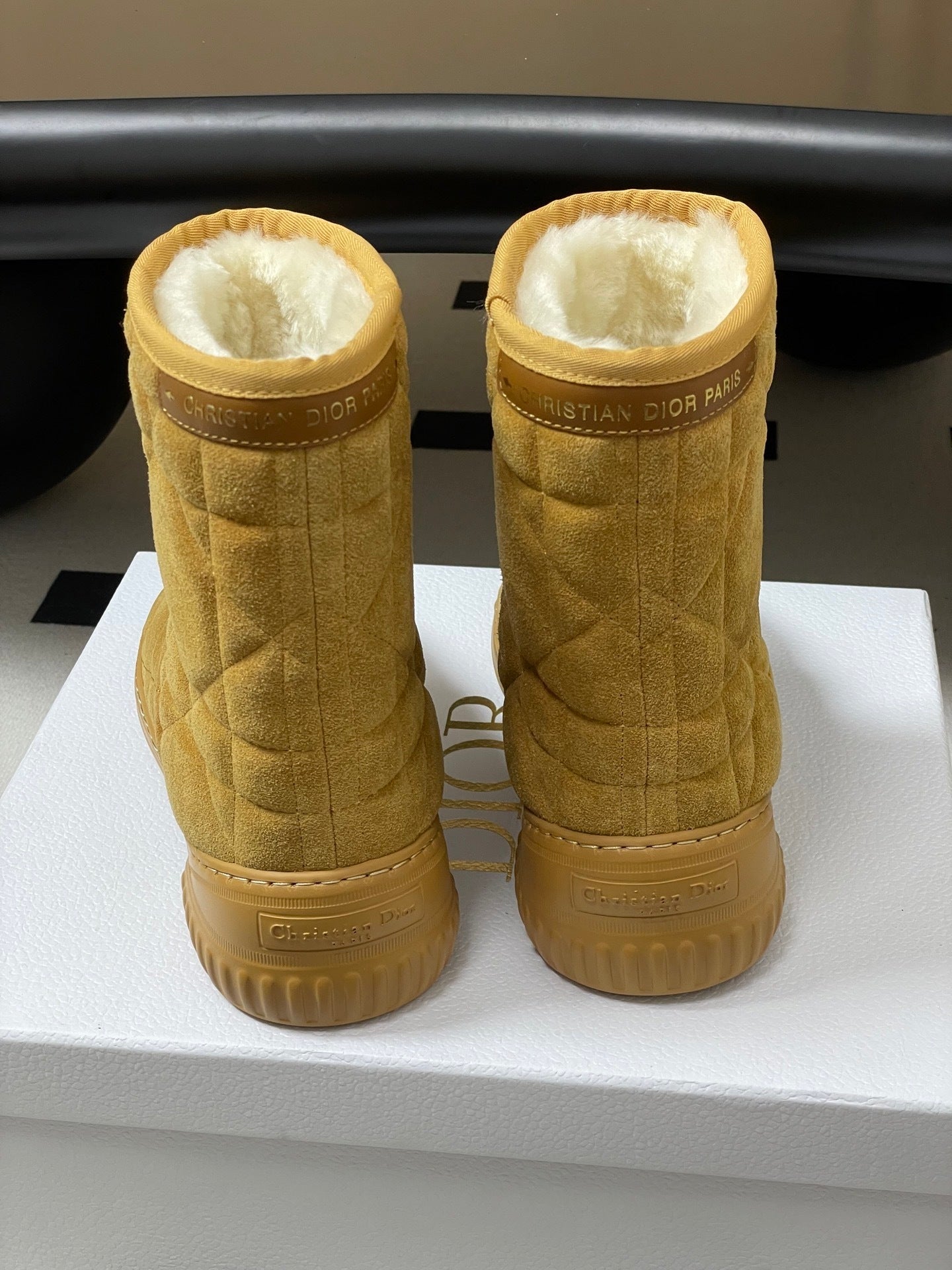 CHD vs UGG Woman Boots