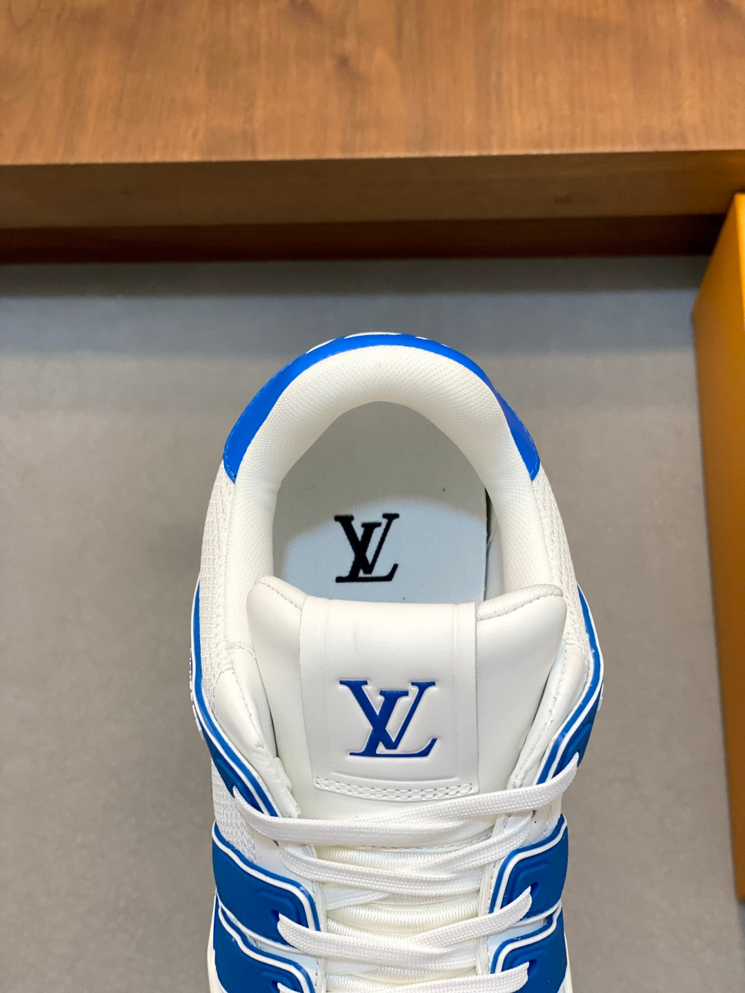 LU  Sneakers trainers 2 Color's