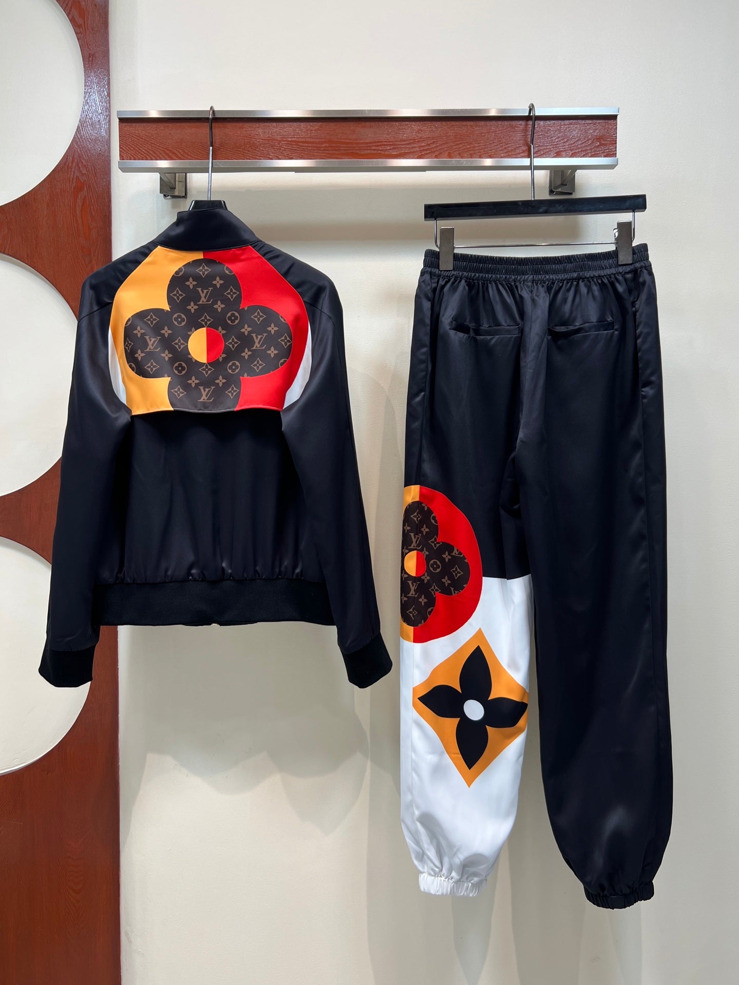 LU  Woman  Sport Suits Limited edition
