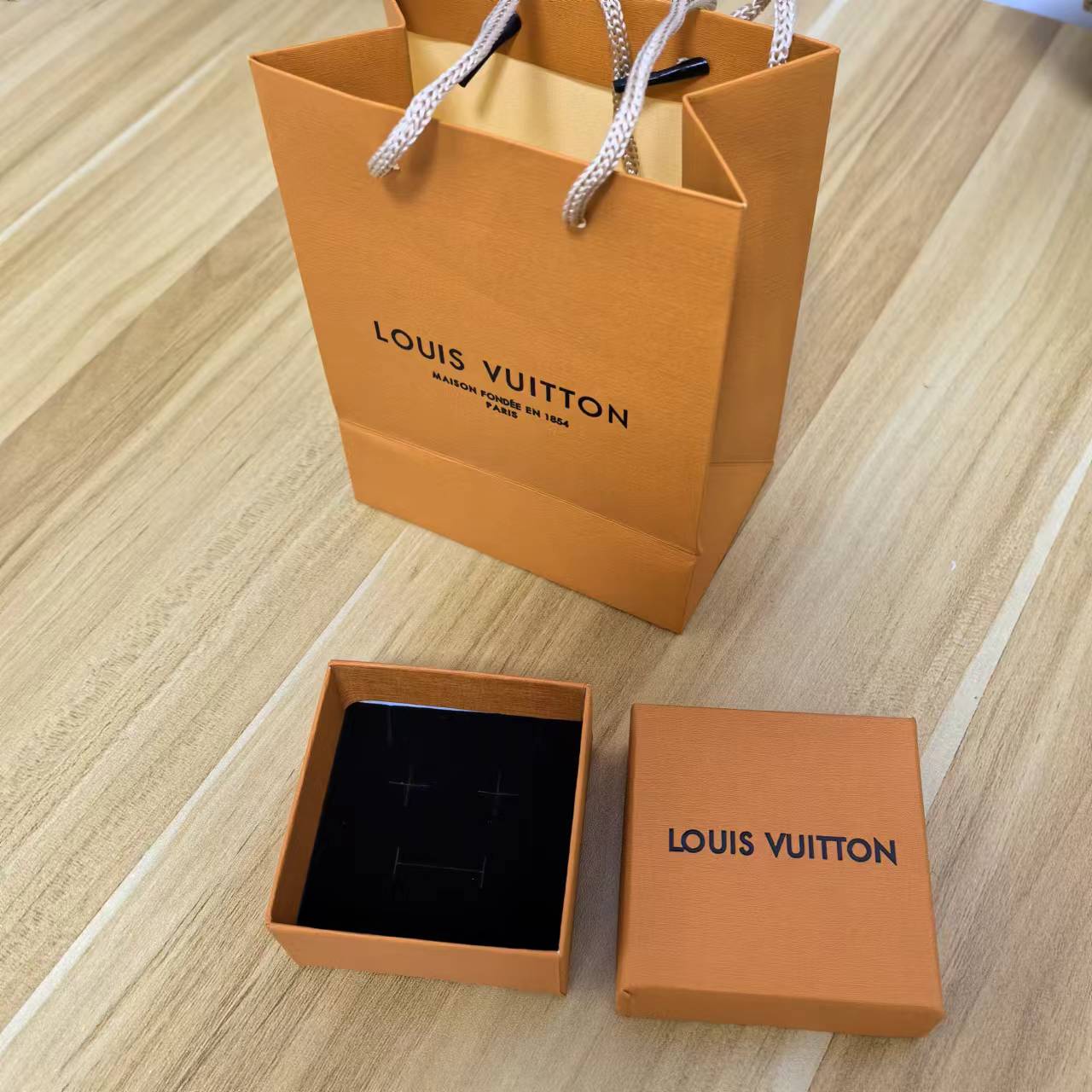 LU  Fashion earrings BOX set  SALE-min order required