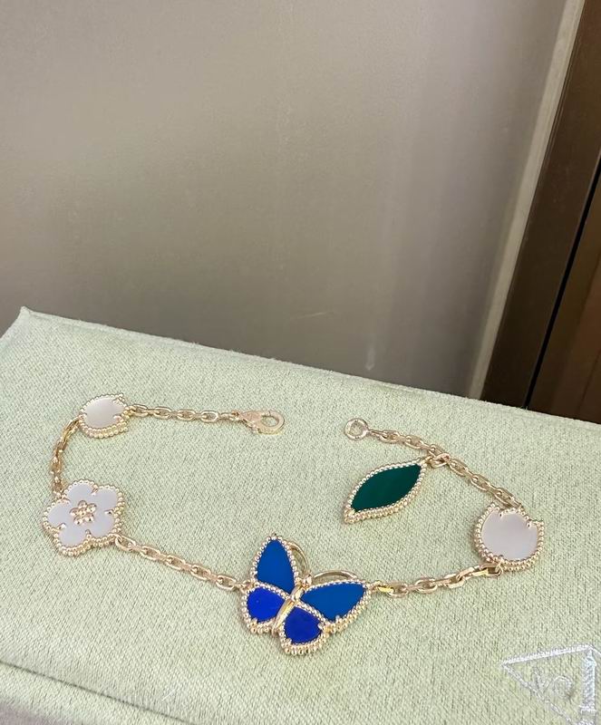 VAN C&A Fashion Bracelet