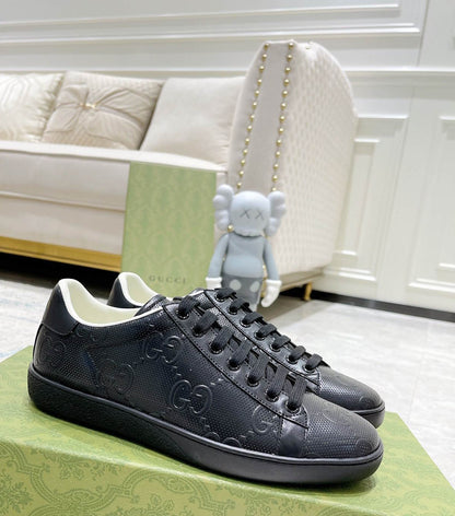 GU Sneakers Black 46