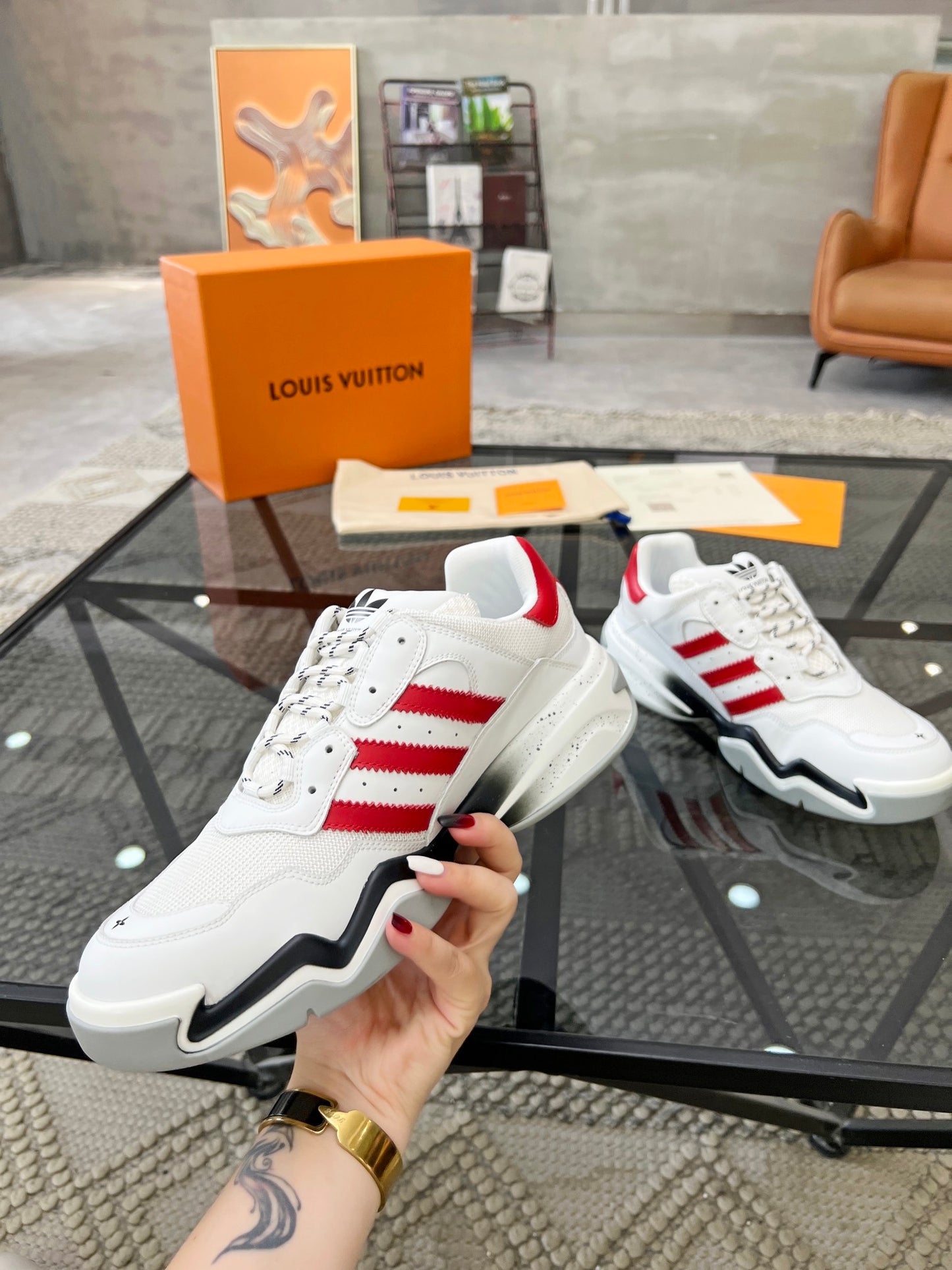 LU vs ADI * DAS Sneakers