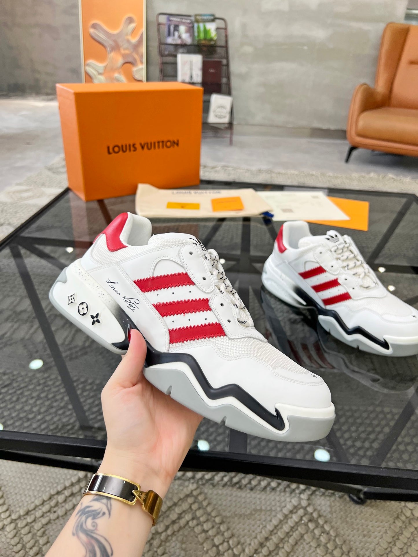 LU vs ADI * DAS Sneakers