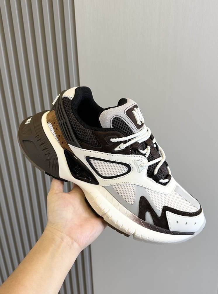 AMR Sneakers