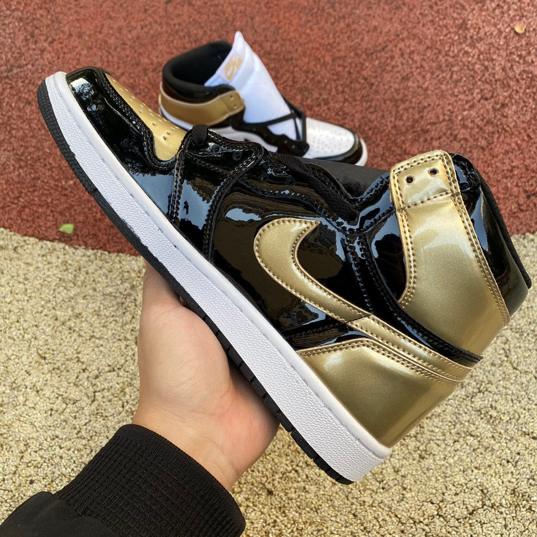 N*ke AJ1 Gold Sneakers Jordan 1 SB 46