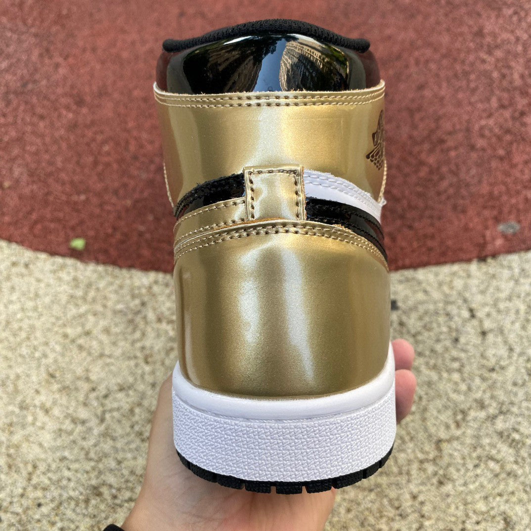 N*ke AJ1 Gold Sneakers Jordan 1 SB 46