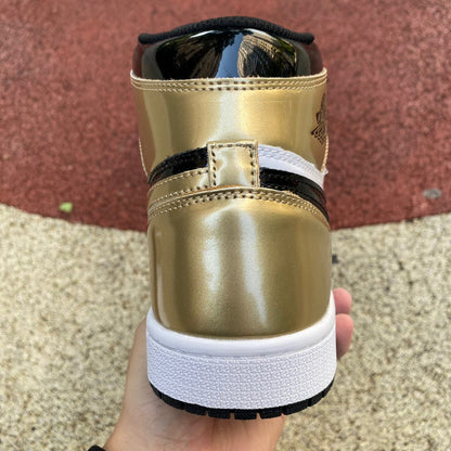N*ke AJ1 Gold Sneakers Jordan 1 SB 46