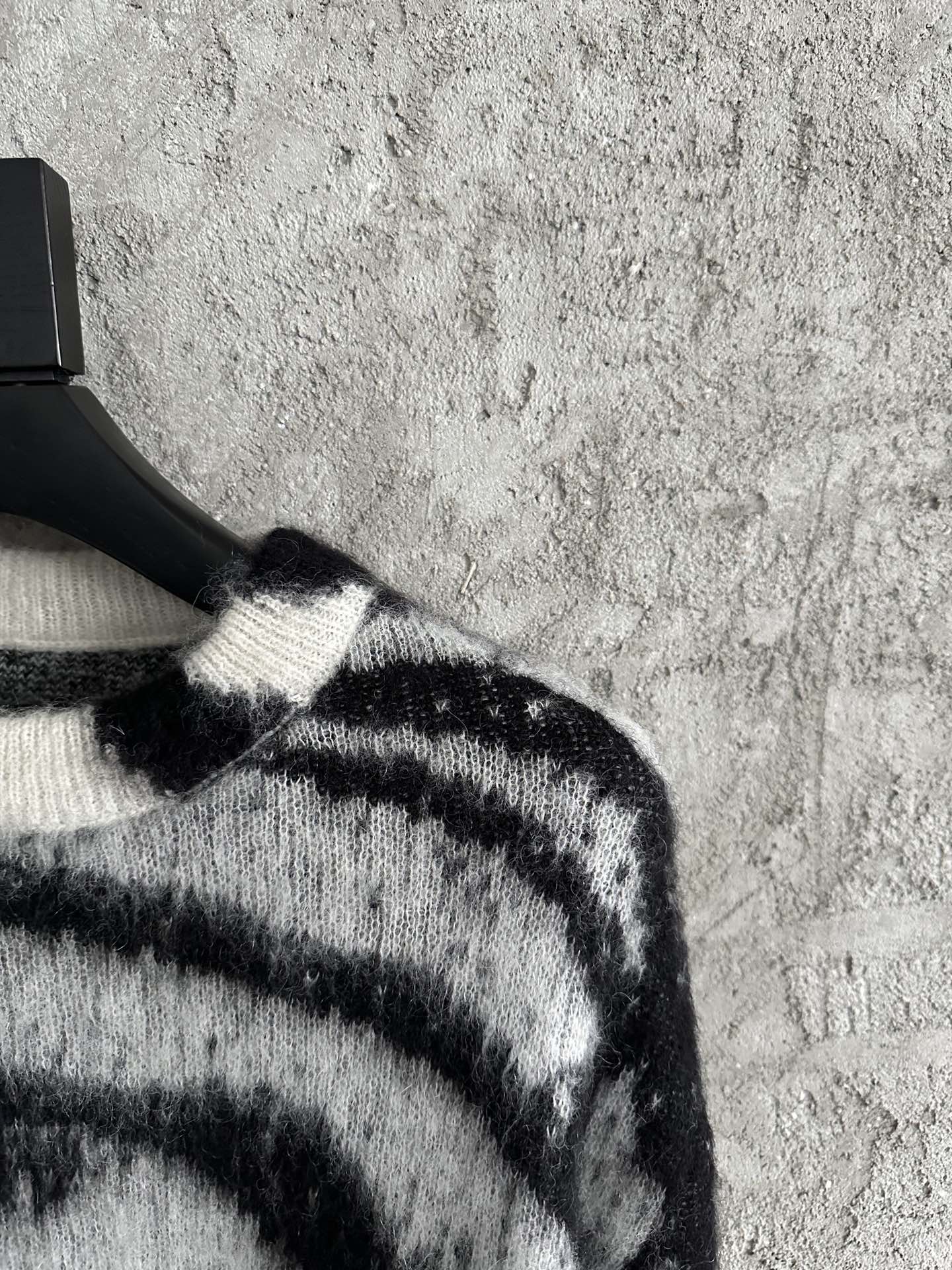 AMR  Sweater Sweatshirt GO