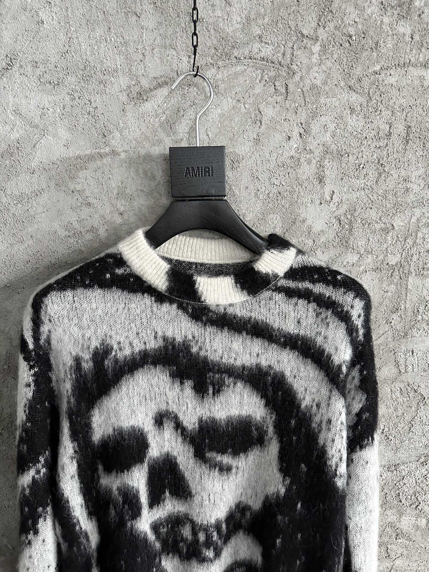 AMR  Sweater Sweatshirt GO