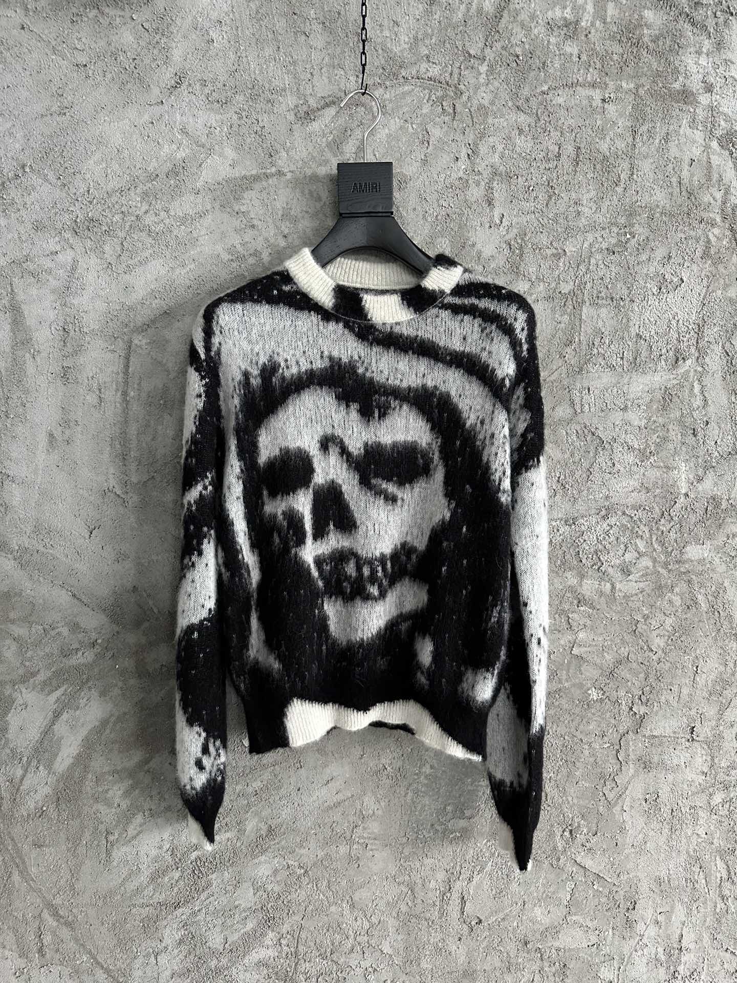 AMR  Sweater Sweatshirt GO