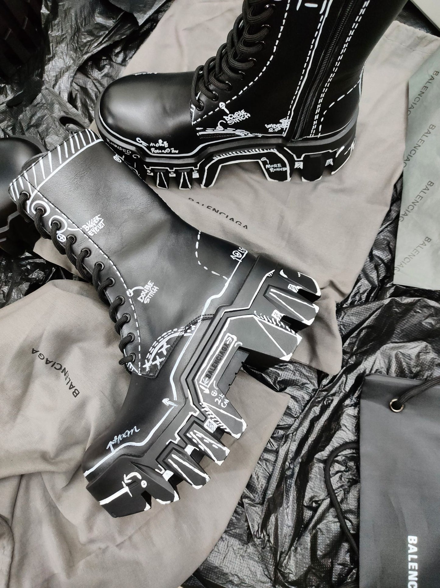 SNBAL  Boots  Low Bulldozer
