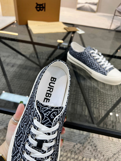 *BURBBER  Sneakers 2 Color 's