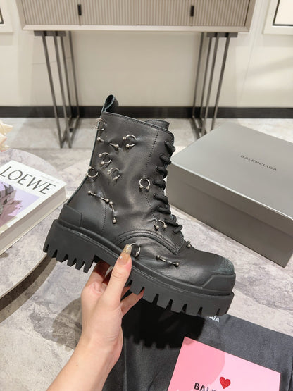 SNBAL  Boots Low Piercing