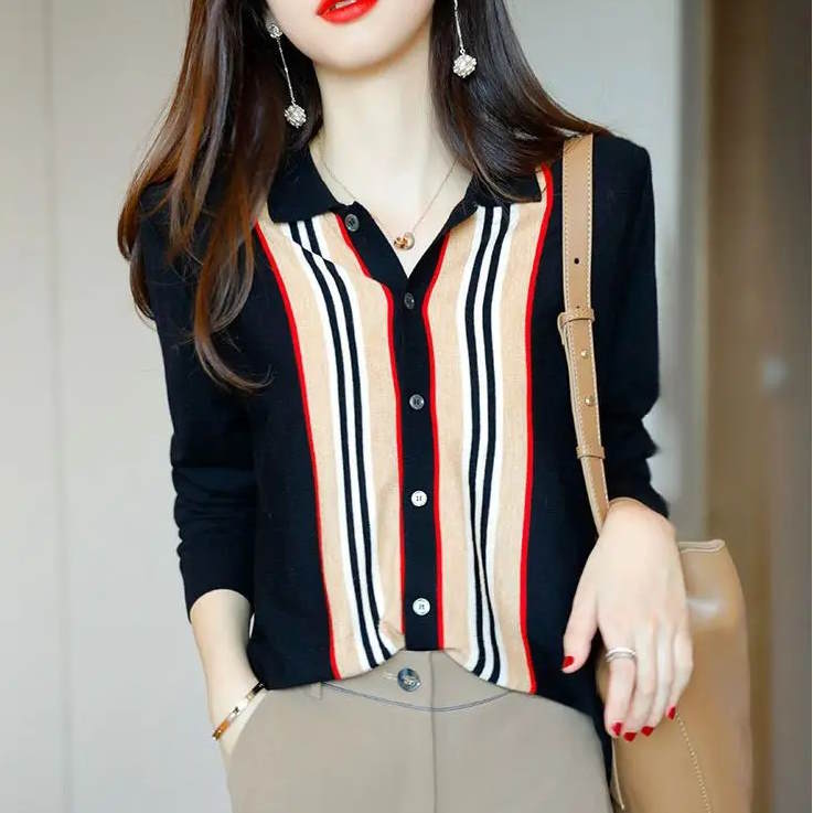 *BURBBER  T-shirt  Shirt  Woman 2 Color 's
