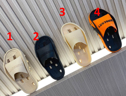 *BURBBER  Slippers 2 Color 's