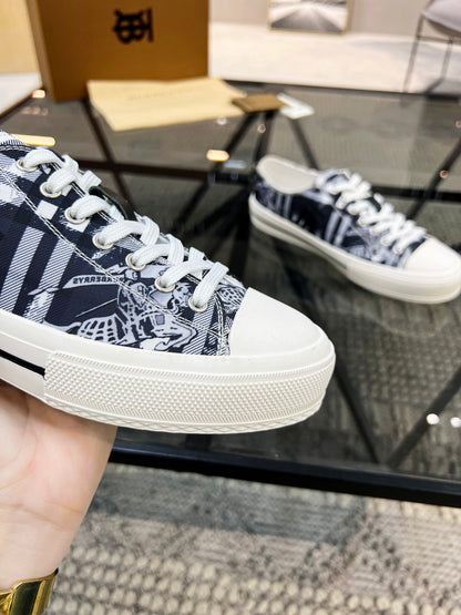 *BURBBER Sneakers 2 Color 's
