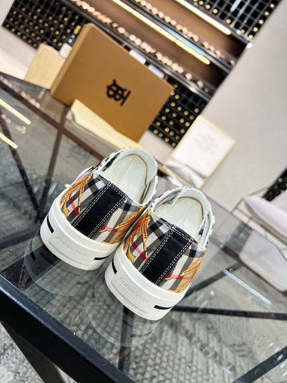 *BURBBER Sneakers 2 Color 's