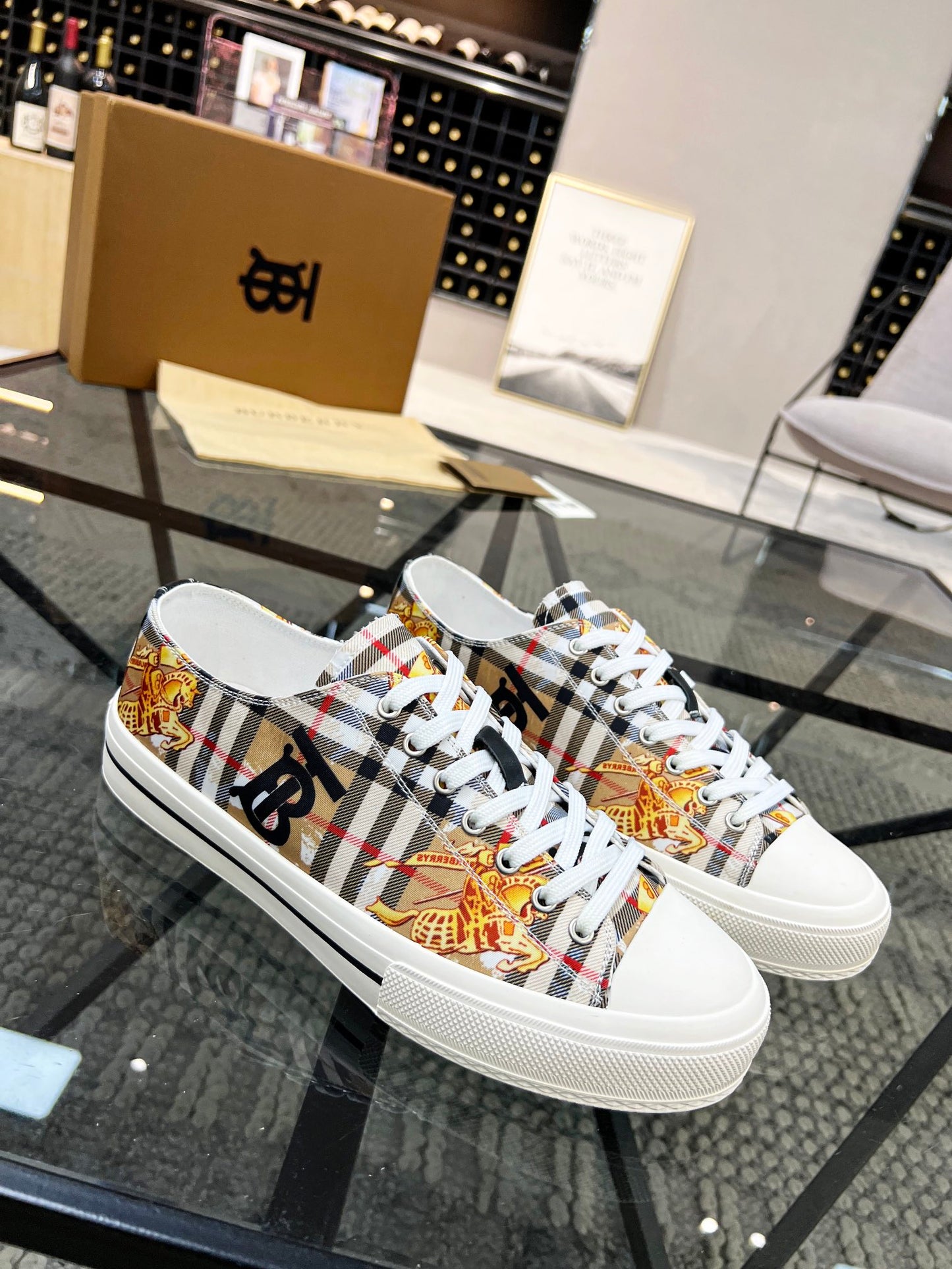 *BURBBER Sneakers 2 Color 's