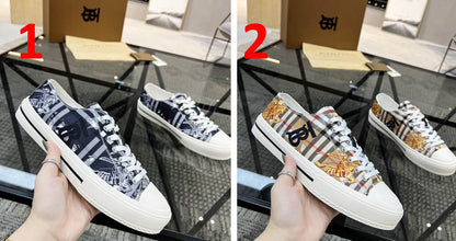 *BURBBER Sneakers 2 Color 's