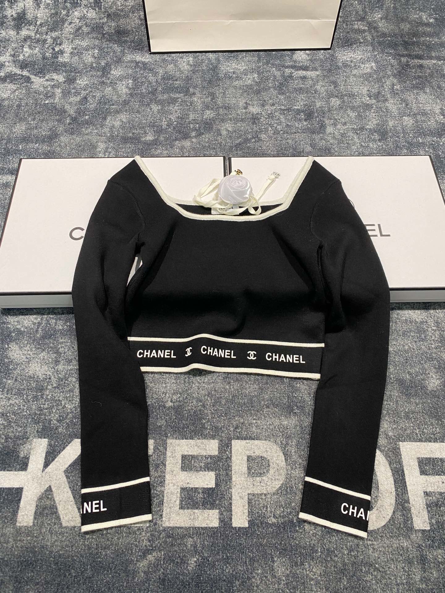 CHL Crop Top  T - shirt Woman 2 Color 's
