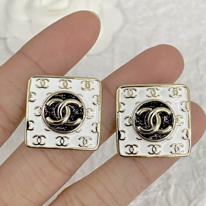 CHL  Fashion earrings