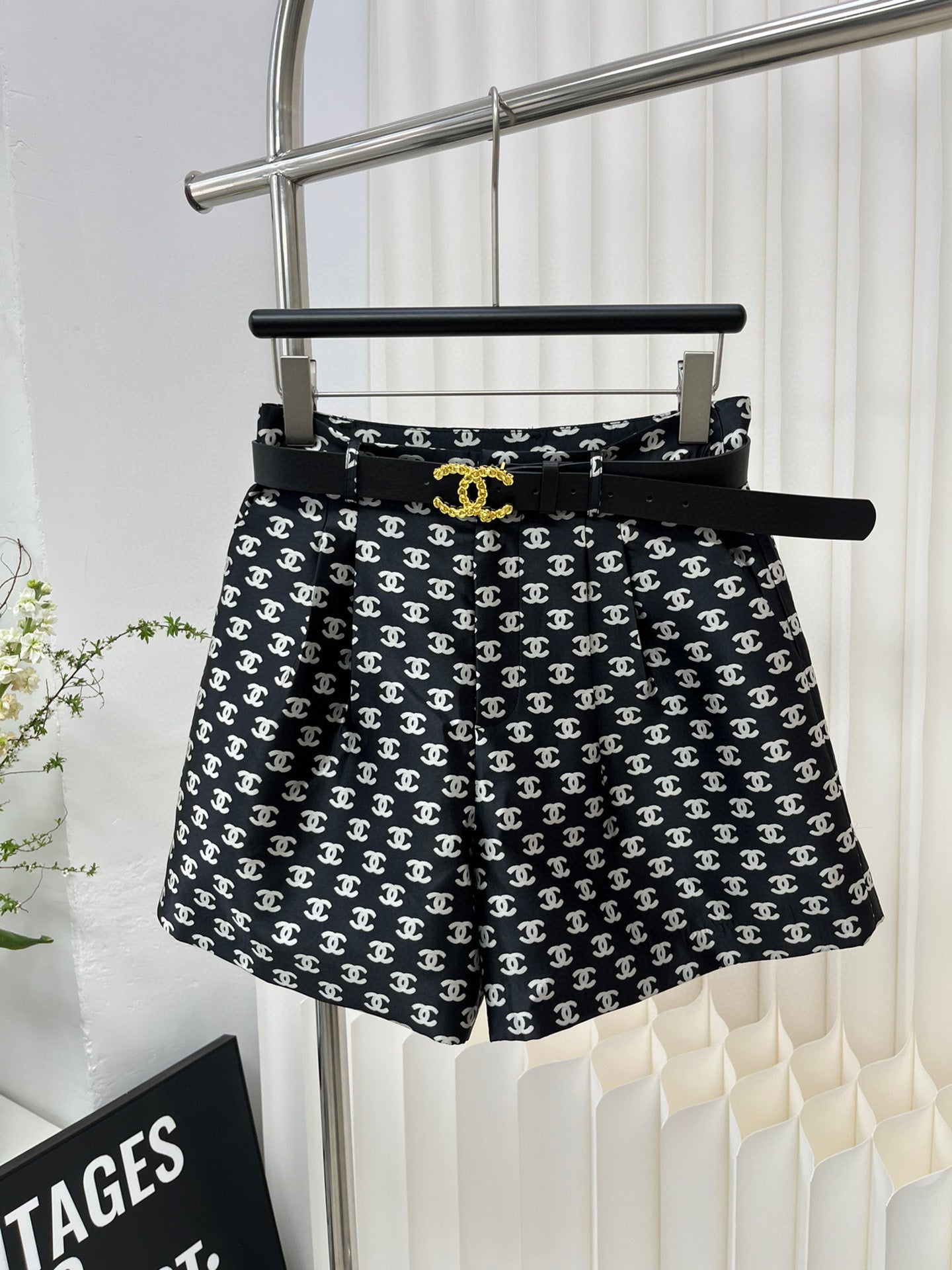 CHL Woman Shorts 2 Color 's