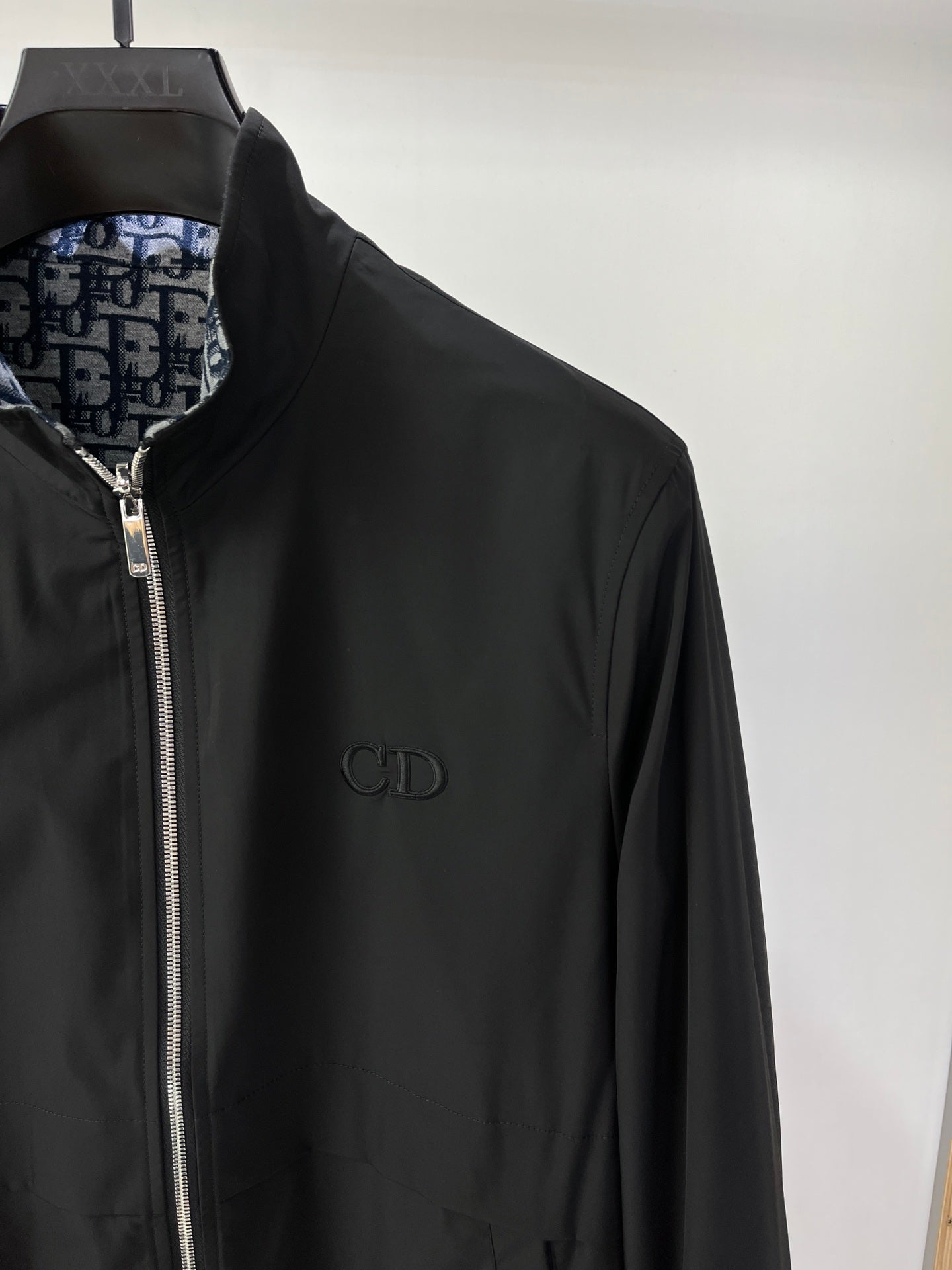 CHD Windbreak Jacket 2 Side