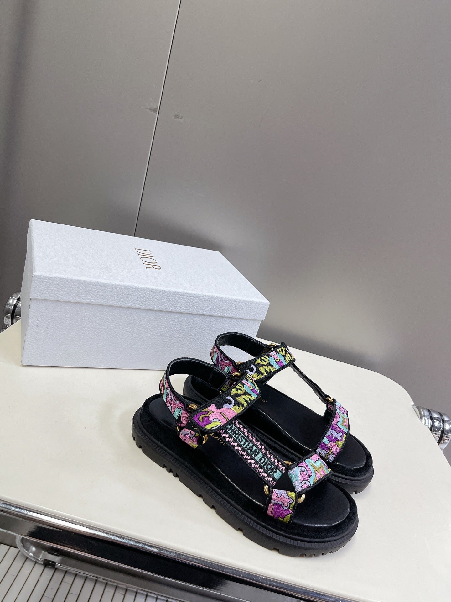 CHD Slippers 2 Color s