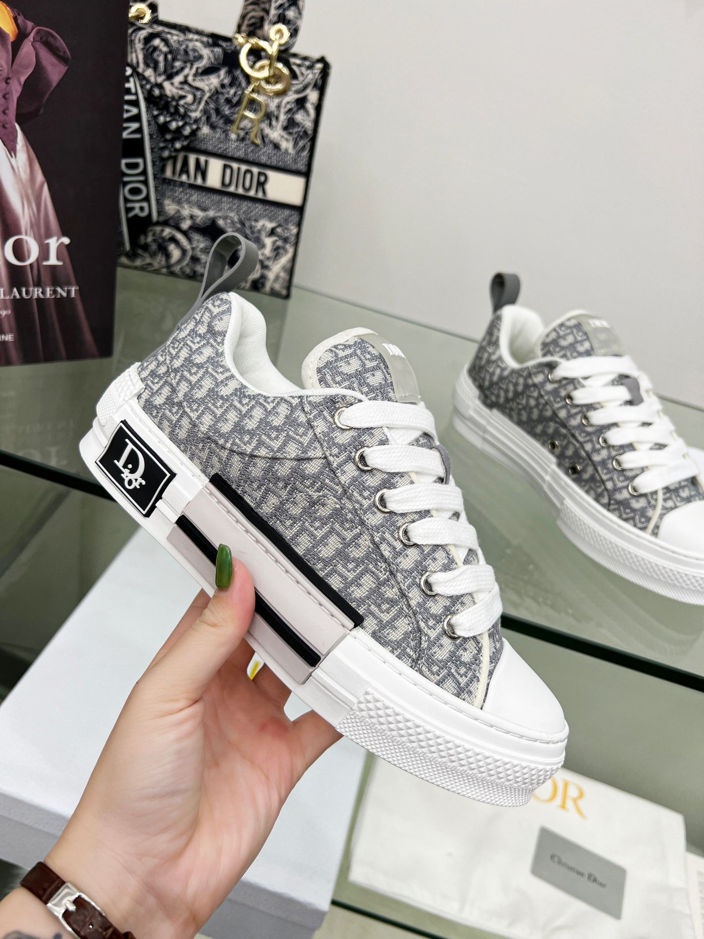 CHD Sneakers 2 Color 's