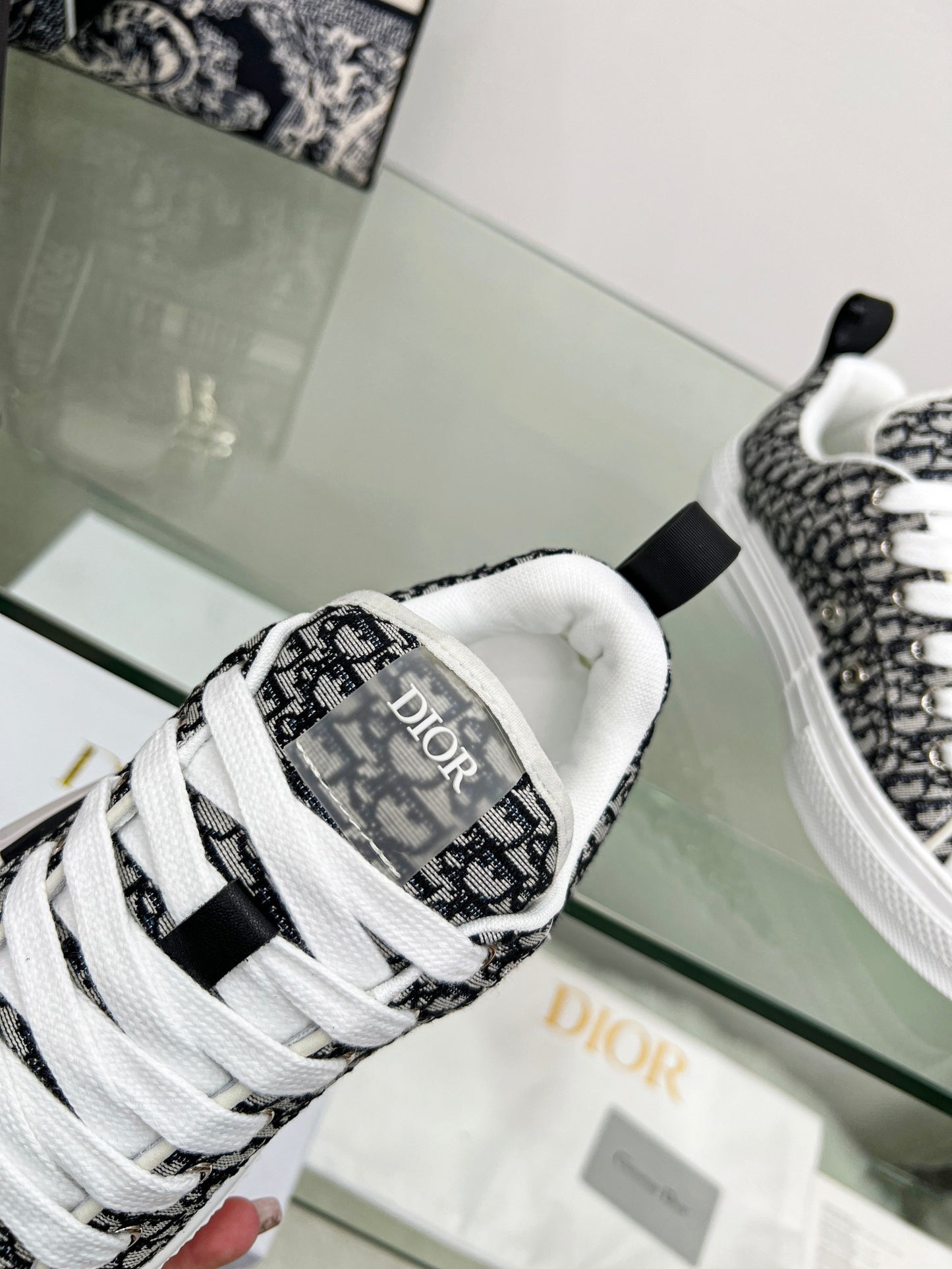 CHD Sneakers 2 Color 's