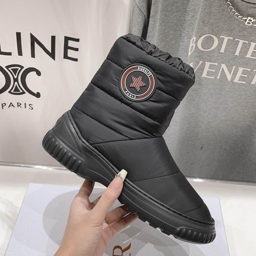 CHD  UGG Puffer Boots  Low