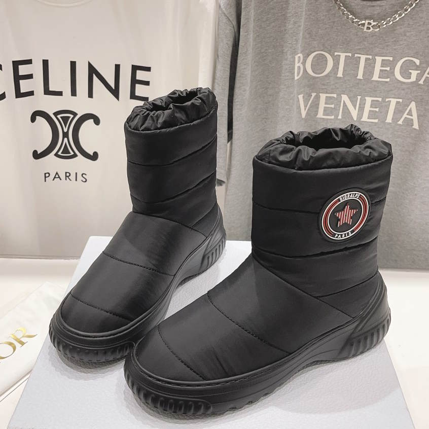 CHD  UGG Puffer Boots  Low