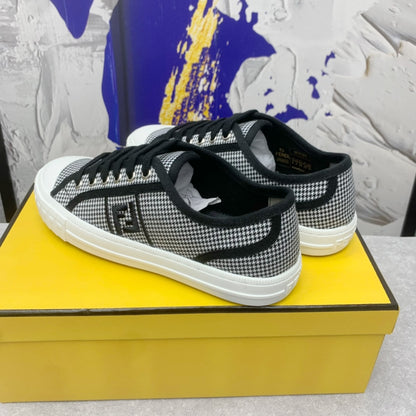 FEN Sneakers 2 Color 's