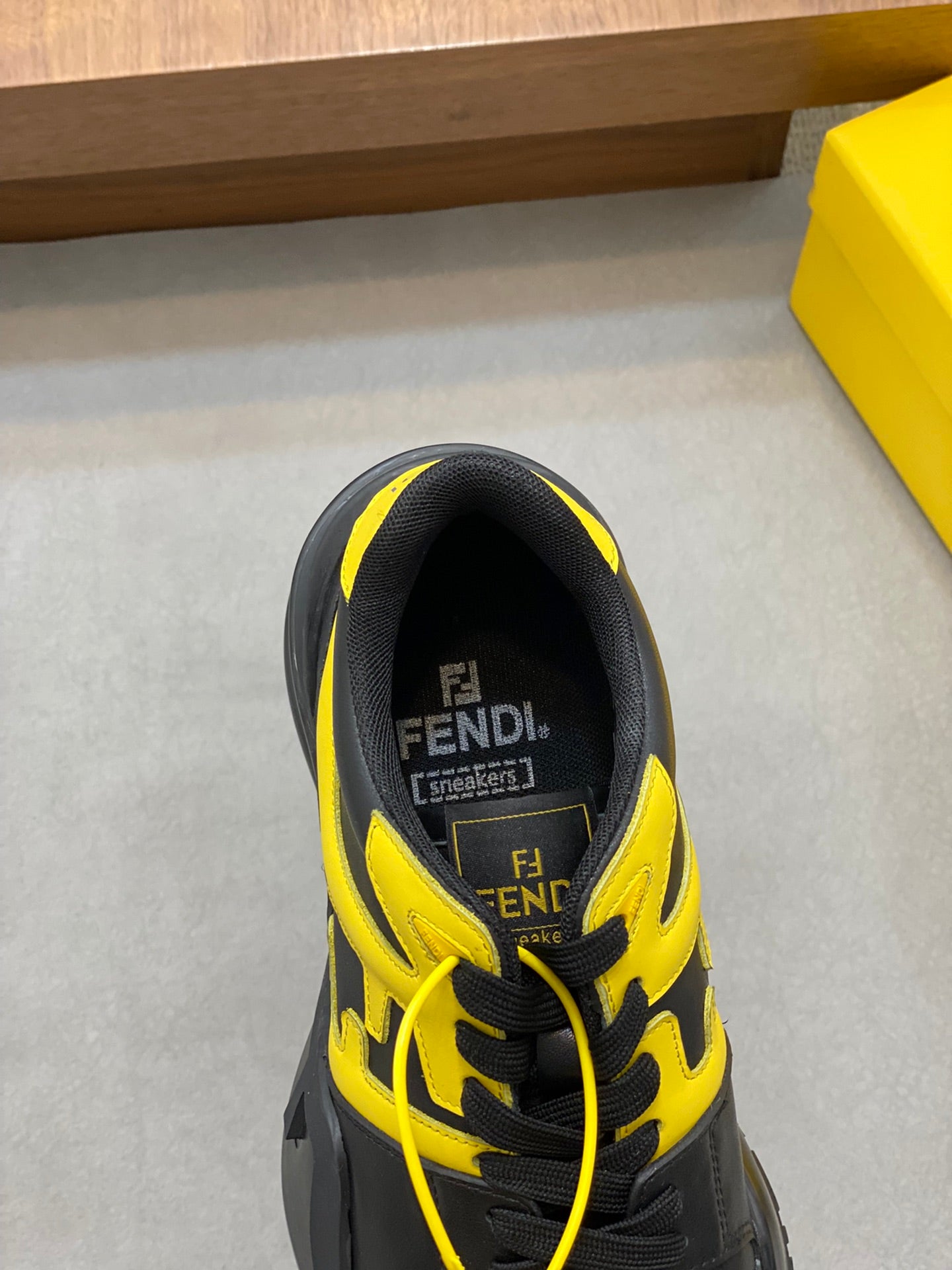 FEN  Sneakers   2 Color 's