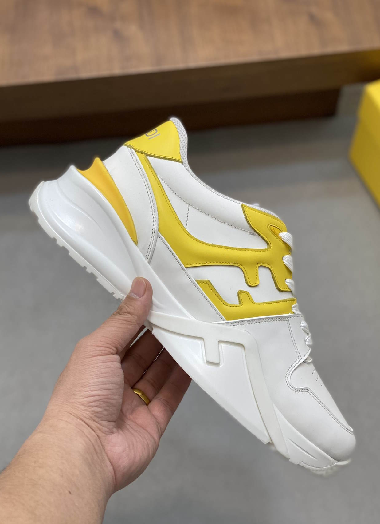FEN  Sneakers   2 Color 's