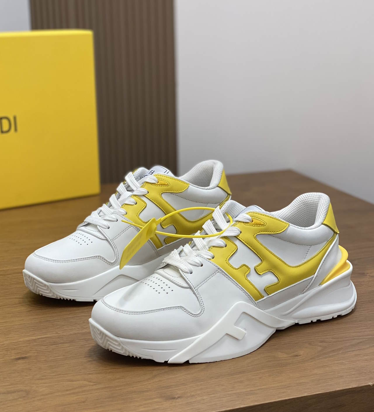 FEN  Sneakers   2 Color 's