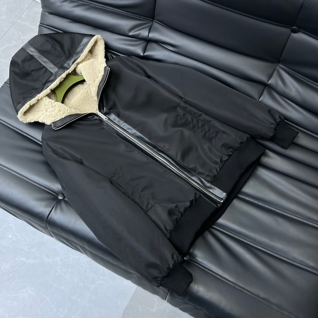 GU  Jacket  2 Side