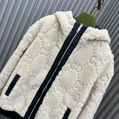 GU  Jacket  2 Side