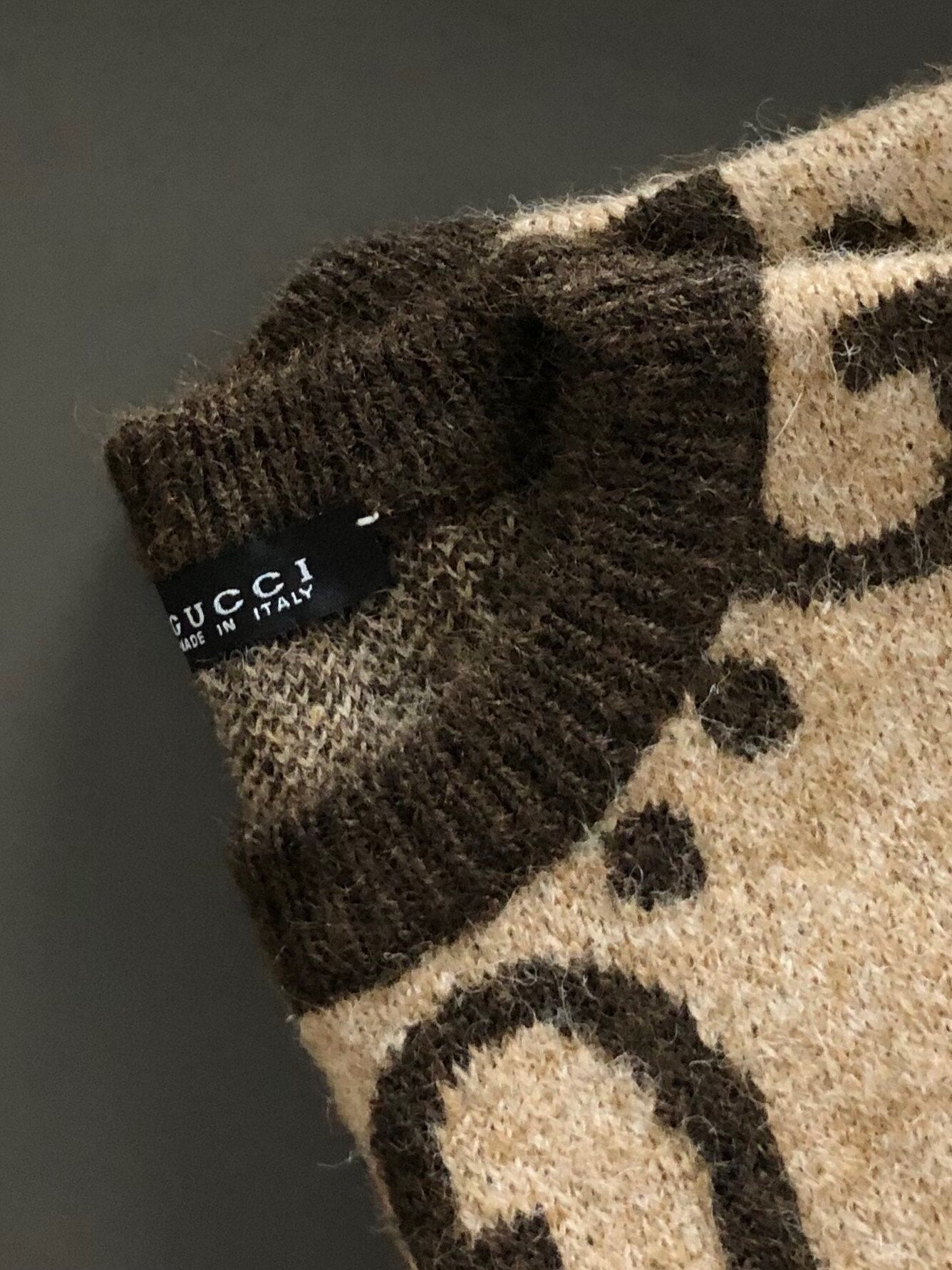 GU Sweater GO
