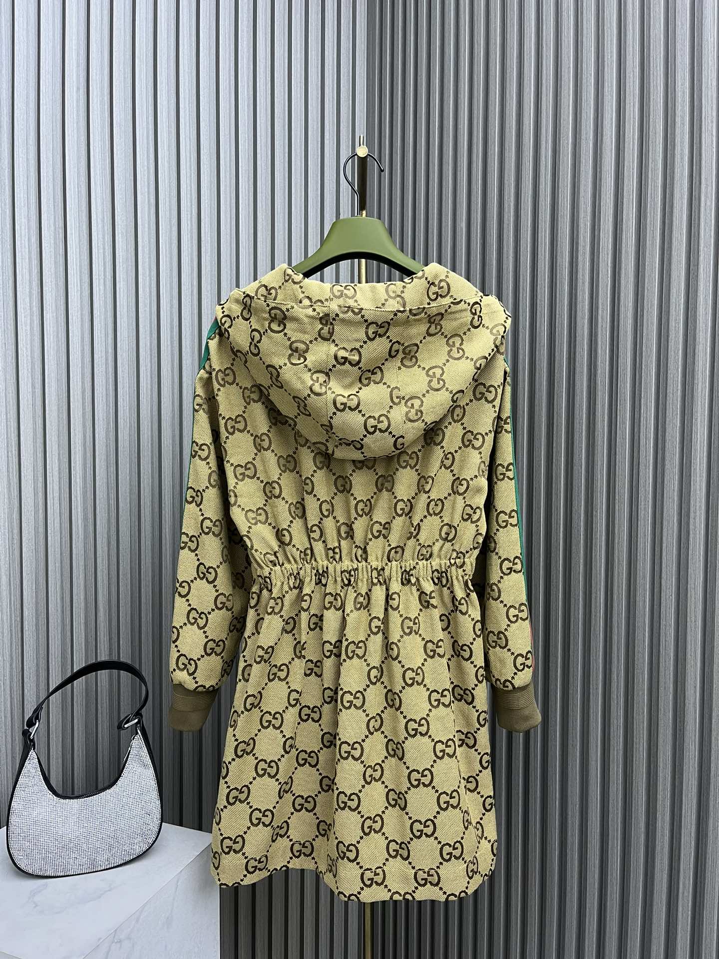 GU  Dress Sport Hoodie  2 Color 's Limited