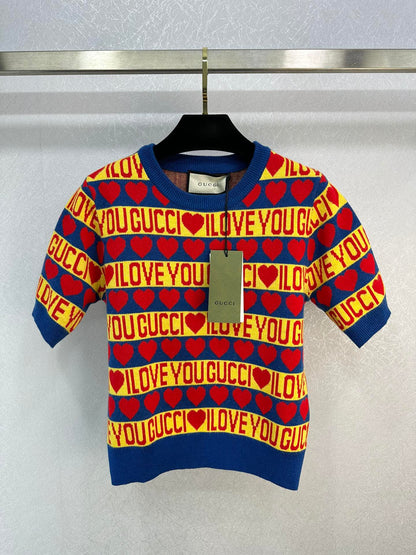 GU T-Shirt  Woman knitted Sweater